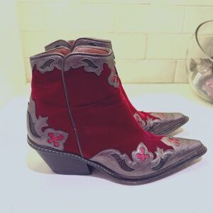 Donald Pliner Western Couture Boots, Red Velvet & Pewter Leather, Size 7